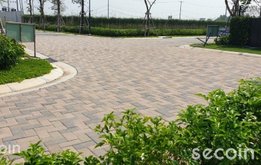 Artistic outdoor tile